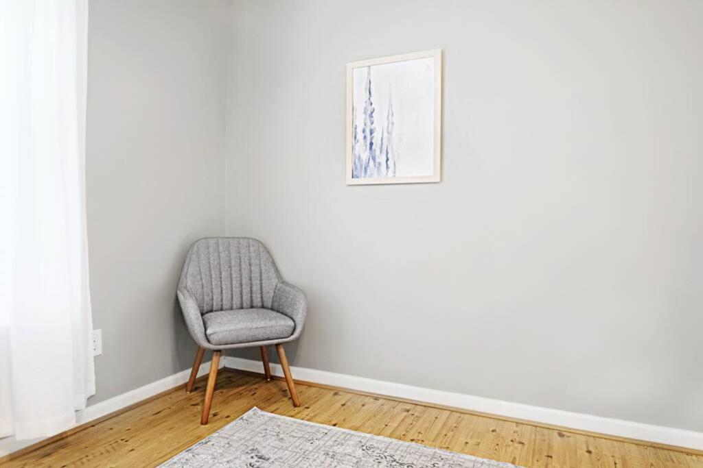The Cozy Hearth Escape Here Martinez Luaran gambar